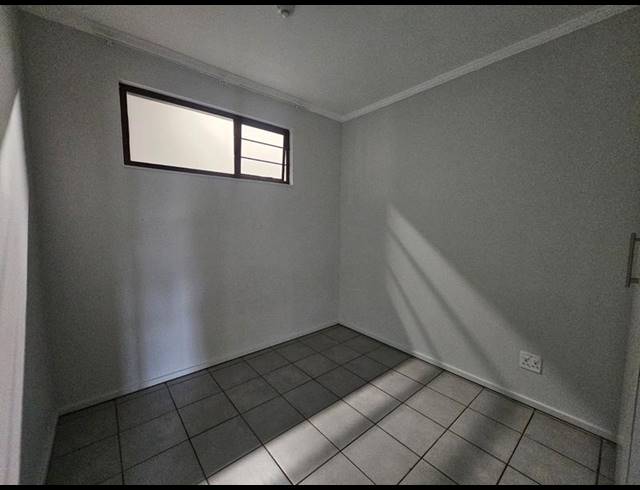 2 BEDROOM PROPERTY TO RENT IN FLORIDA